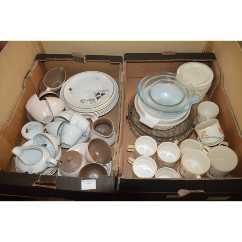 2 boxes of tableware