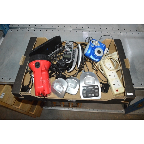 55 - box of mixed electricals