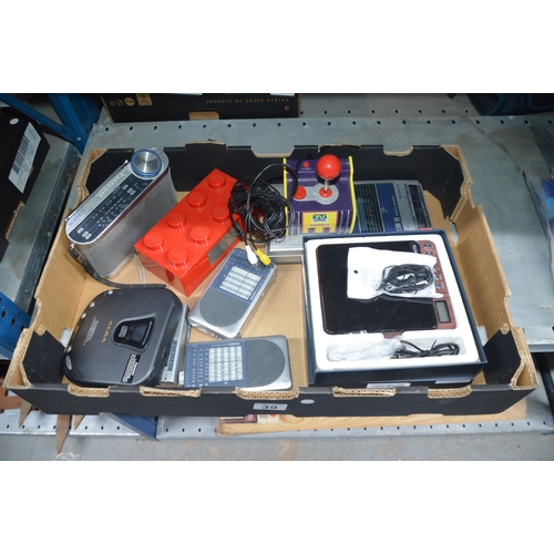 39 - box of audio goods