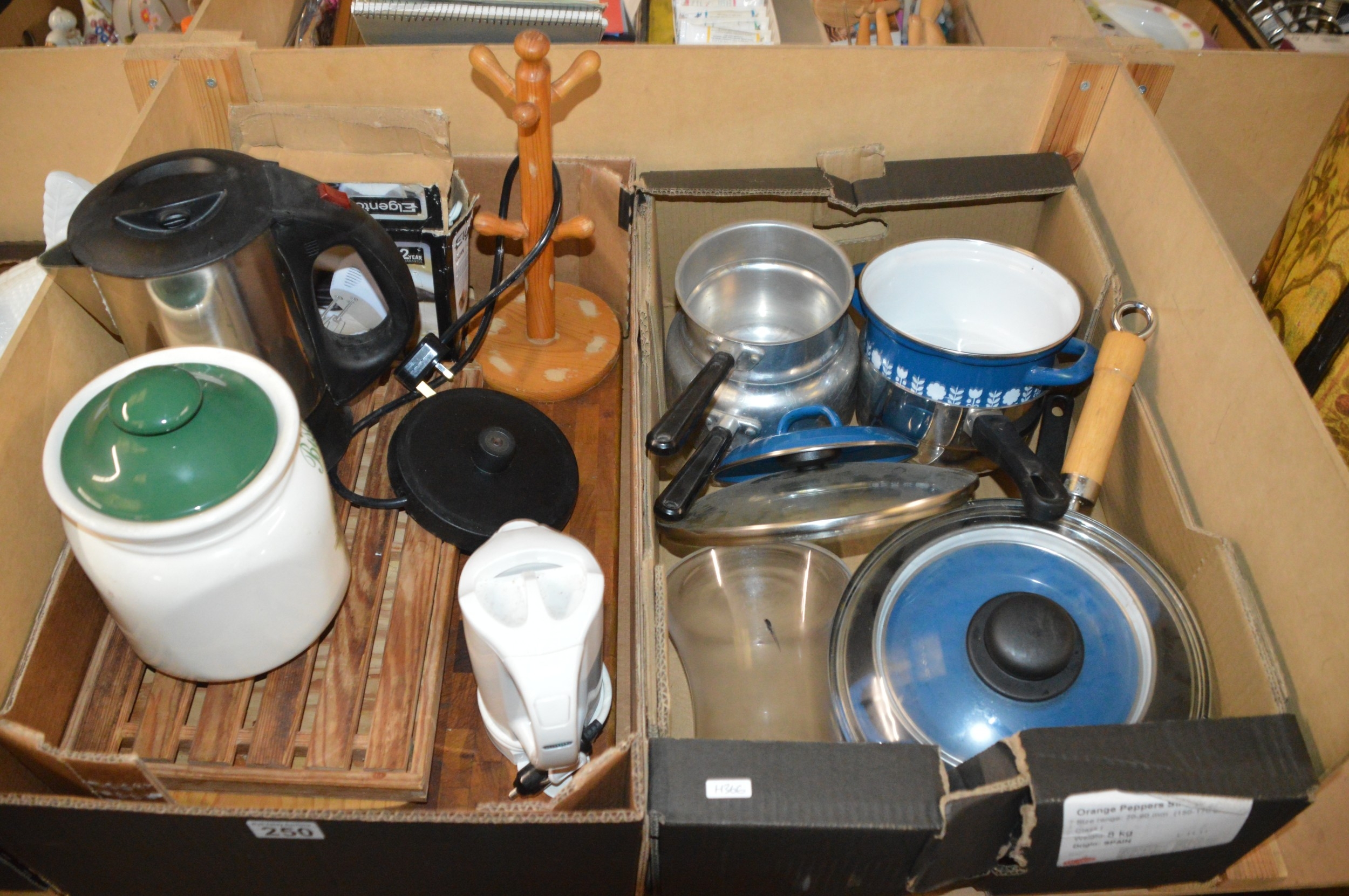 2 boxes of kitchenware