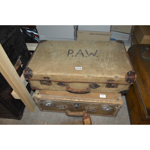 2 vintage trunks