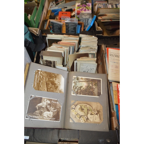78 - box of various vintage postcards