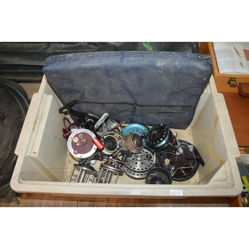 90 - tub of fishing reels