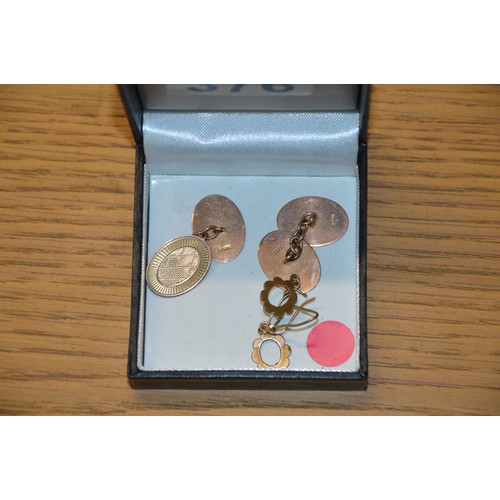 376 - qty of earrings