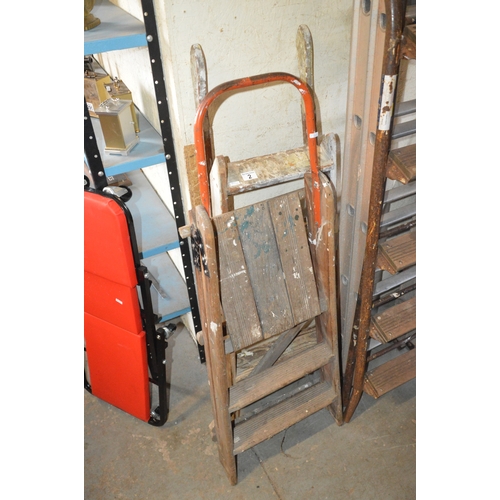 Lot 2         
