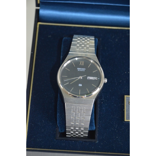 10 - Boxed Seiko quartz watch