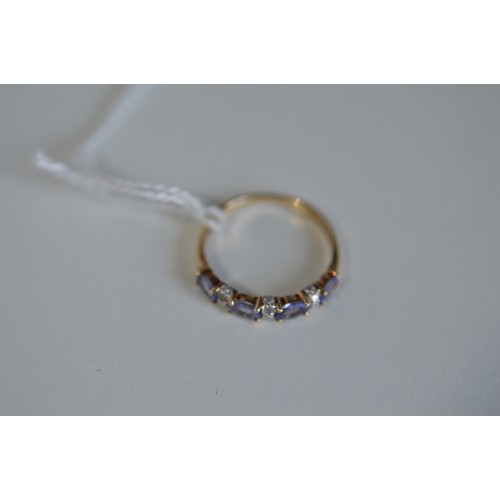 49 - 9ct gold Tanzanite ring, size 