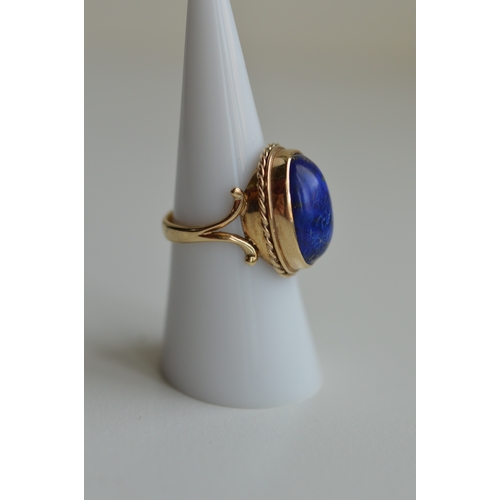 51 - 9ct gold lapis lazuli ring, size N
