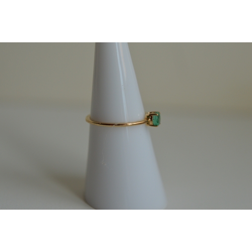 59 - 9ct gold emerald ring, size M