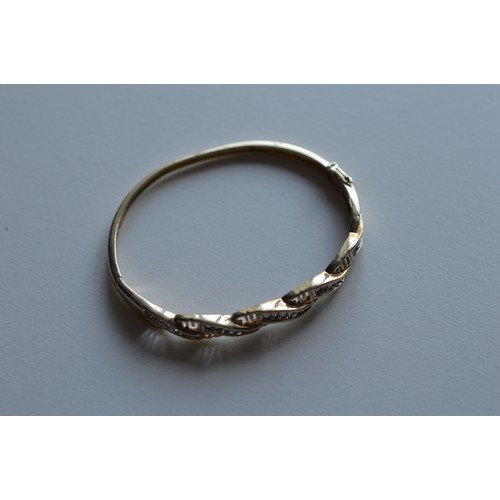 9ct gold & diamond bangle/bracelet, total diam 1.0cts