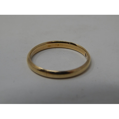 62 - 14ct Gold Ring. 2.1g