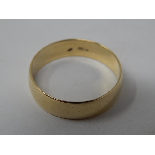 64 - 14ct Gold Ring. 4.3g