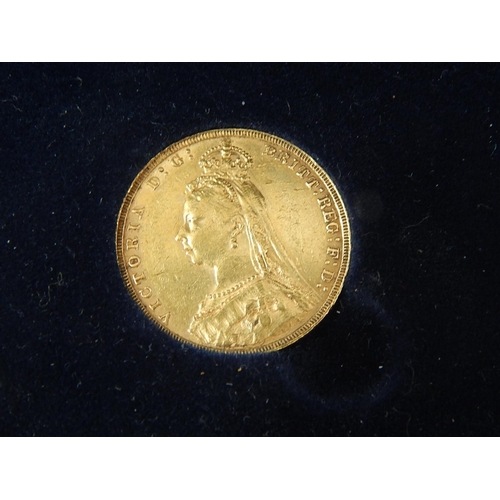 321 - Queen Victoria Jubilee Head Gold Sovereign 1890 in presentation case with certificate.