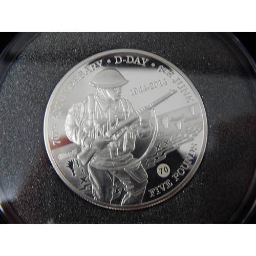 325 - The 70th Anniversary of D-Day Silver Proof Piedfort £5 Coin in presentation case with certificate