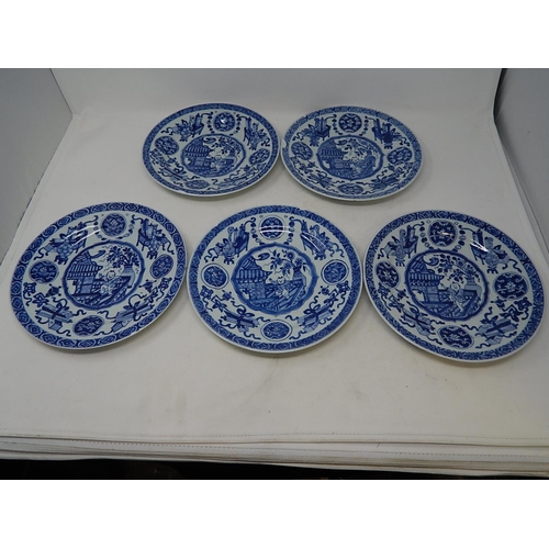 477 - Five Antique Chinese Plates: 22.5cm diameter