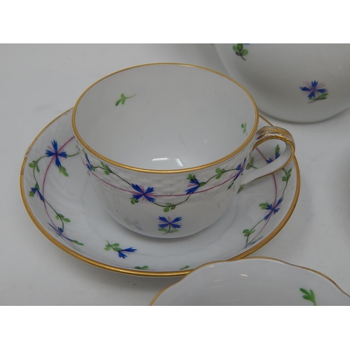 304 - Herend: Breakfast set: Teapot, Cream Jug, Sugar Bowl & 2 x Cups & Saucers