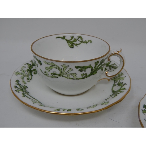 324 - Royal Crown Derby: Pair of Cups & Saucers