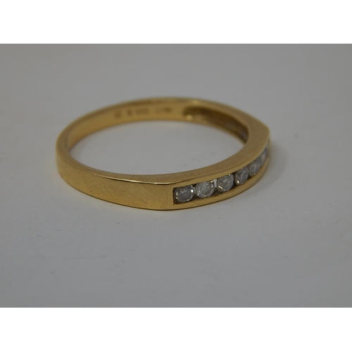 46 - 18ct Gold Ring set with 7 Diamonds 0.25ct. Ring Size O.