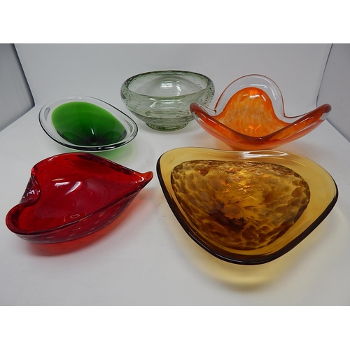 363 - 5 x Studio Glass Bowls