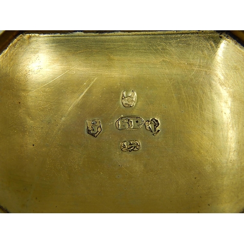 34 - George III silver Vinaigrette: Hallmarked Birmingham 1807 by Samuel Pemberton: Measures 4cm x 3cm