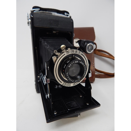 303 - Zeiss Ikon Nettar 510/2 Camera in leather case