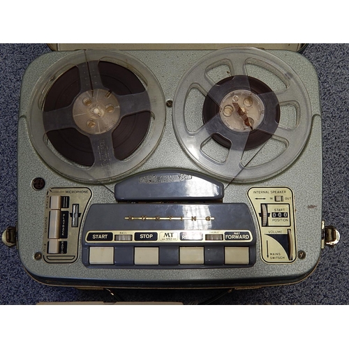 402 - Korting: Reel to Reel tape player with microphone & Mains Adaptor.