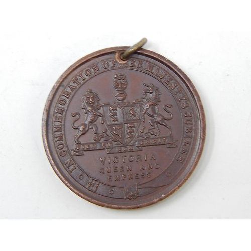 417 - Nelson Medallion together with a medallion commemorating the opening of the Clifton Suspension Bridg... 