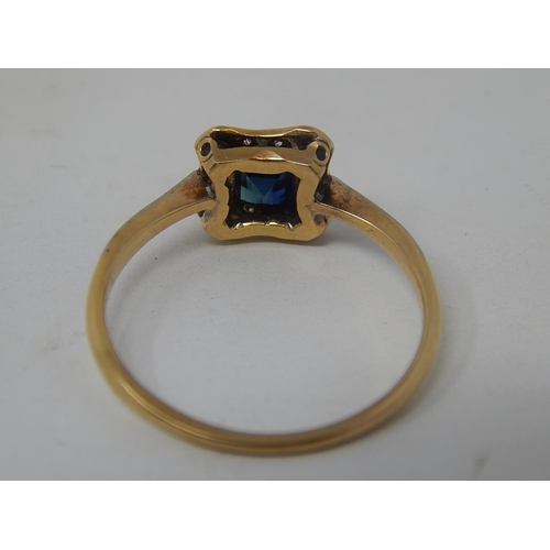 159 - 1920's Art Deco 18ct Gold & Platinum Diamond & Sapphire Ring. Size O. Weight 2.1g