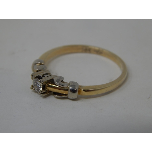 186 - 14ct (585) Gold & Diamond Ring: The Diamond Estimated at 0.25ct: Ring Size O