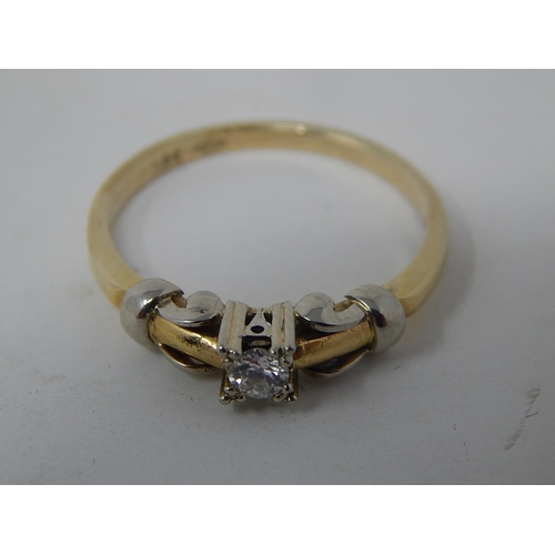 186 - 14ct (585) Gold & Diamond Ring: The Diamond Estimated at 0.25ct: Ring Size O