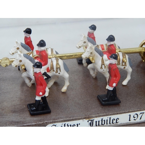 465 - Queen Elizabeth II Silver Jubilee State Coach & Horses together with footmen: Measures 36cm long wit... 