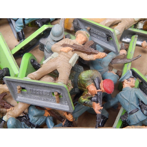 466 - BRITAINS: Collection of model soldiers (50)