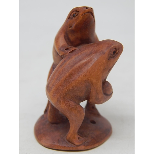 486 - CHINESE: Carved Wood Neksuke of Frogs: Measures 5.2cm High