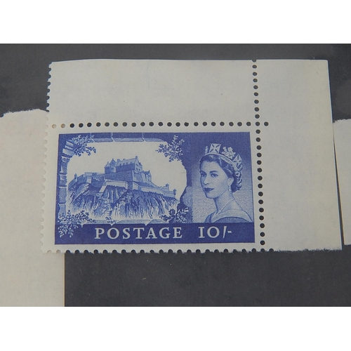 522 - 1958 Elizabeth II Castles.