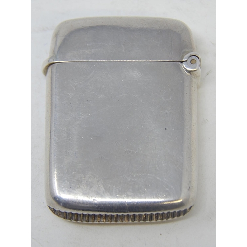 99G - Victorian Silver Vesta Case: Hallmarked Birmingham 1898 by Deakin & Francis: Measures 4cm x 2.6cm