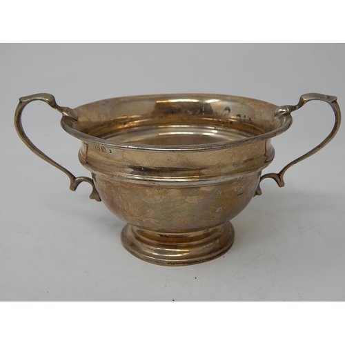 15 - 2 x Silver Hallmarked Sugar Bowls: Sheffield 1900 & Birmingham 1913: Weight 146g