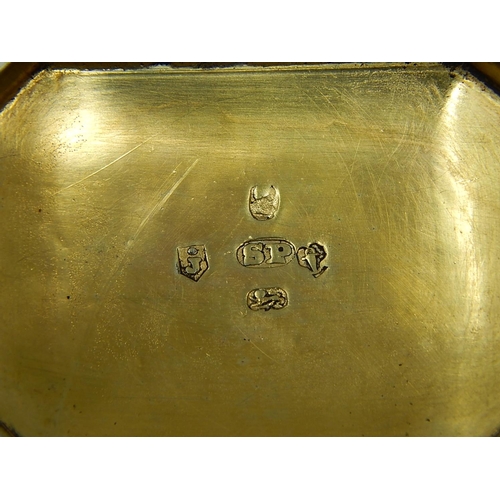 23 - George III silver Vinaigrette: Hallmarked Birmingham 1807 by Samuel Pemberton: Measures 4cm x 3cm