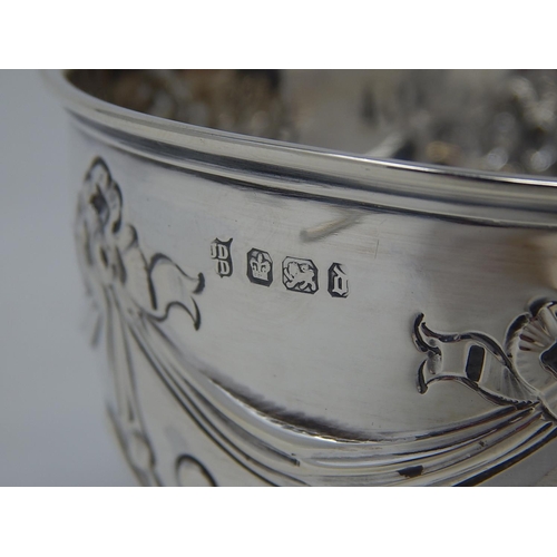46 - Victorian Silver Sugar Bowl: Hallmarked Sheffield 1896 by James & William Deakin: Weight 92g
