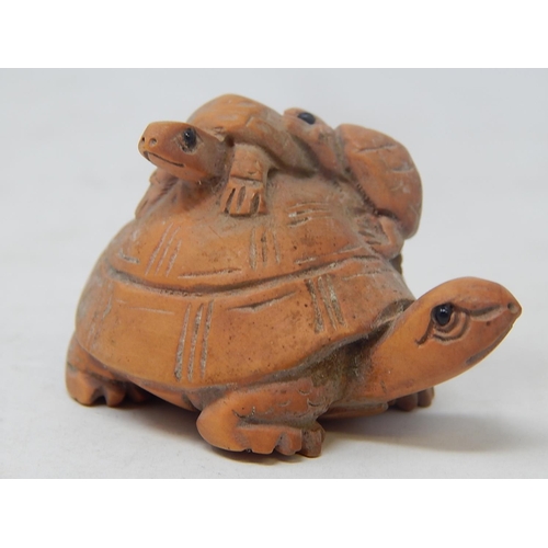 137 - CHINESE: Carved Wood Neksuke of a Tortoise & Her Young: Measures 5.4cm Wide