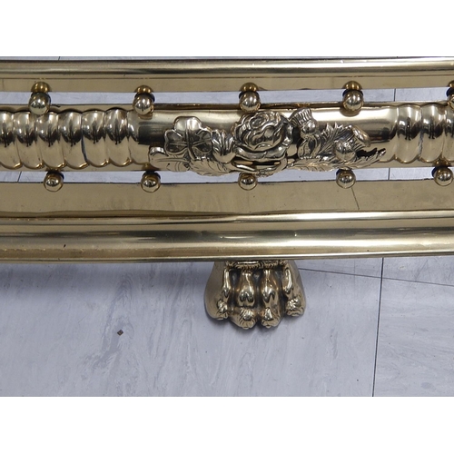 404 - Quality 19th century Brass fender with Lion Paw Feet: 120cm wide x 22cm high