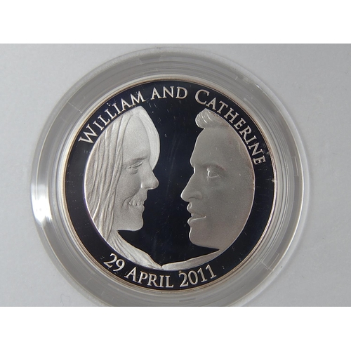 271 - 2011 William & Kate Proof Silver £5 coin