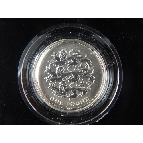 301 - 2002 Silver Proof £1; 2002 £1 Proof Frosted Finish; Silver Pounds 2001, 2003 and 2005