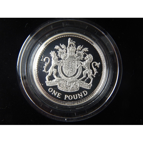 301 - 2002 Silver Proof £1; 2002 £1 Proof Frosted Finish; Silver Pounds 2001, 2003 and 2005