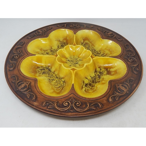 536 - Treasure Craft U.S.A Oyster Dish: Diameter 35.5cm