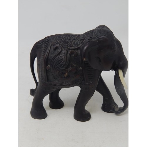 552 - 1920's Hardwood Elephant: Length 14cm: Height 13cm