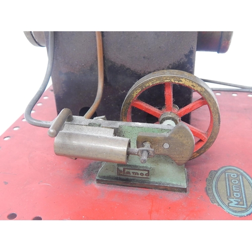 555 - Hobbies MAMOD Steam Engine with Burner: 19cm x 16.5cm