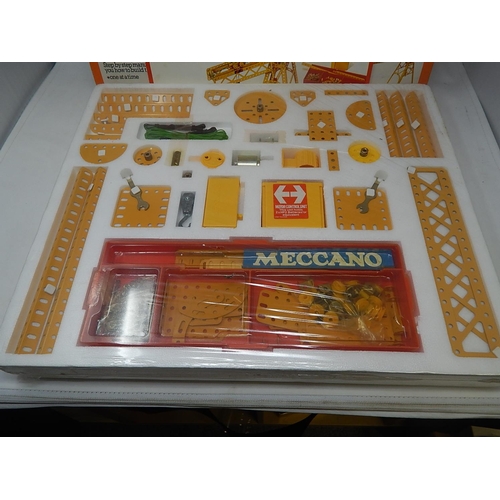 528A - MECCANO: 1978 Crane Construction Set: Motorised: BOXED: COMPLETE: UNOPENED.