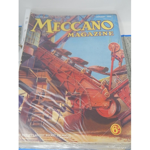 528C - MECCANO: Four Folders Containing a Large Number of Meccano Magazines From: 1930/1931/1934/1935