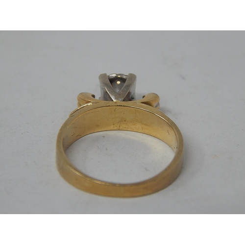 40 - 18ct Yellow & White gold Vintage Diamond ring with 3 round brilliant cut Diamonds claw set.