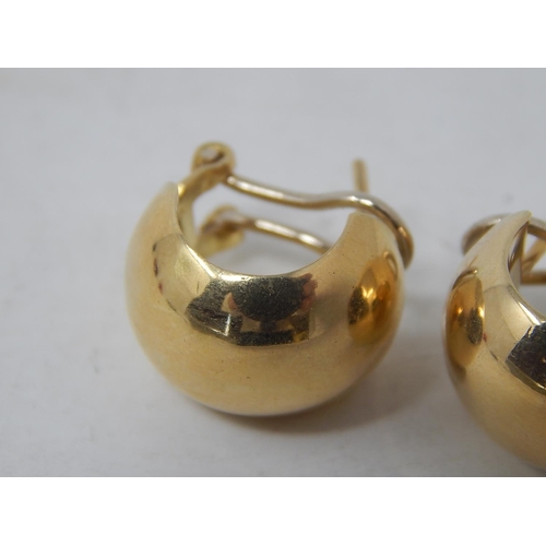 47 - 18ct Yellow Gold Vintage clip clasp back earrings.